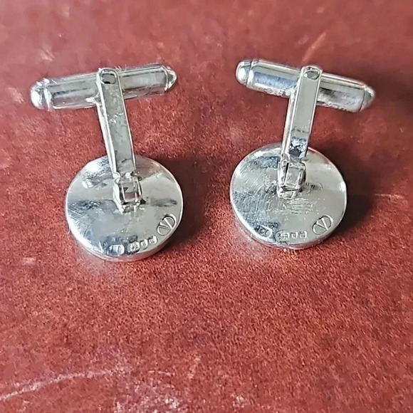 EXCLUSIVE: Valentino "Spice" Cufflinks - Totally not inspired by Dune 2 - Picture 2 of 3